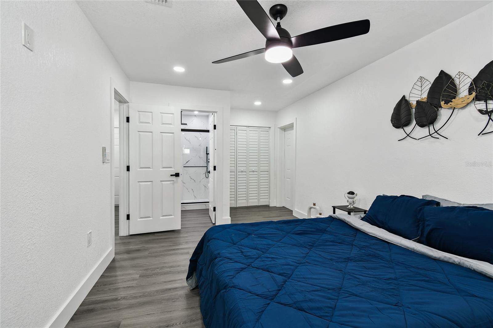 Image 41 of 67 For 5630 47th Avenue N