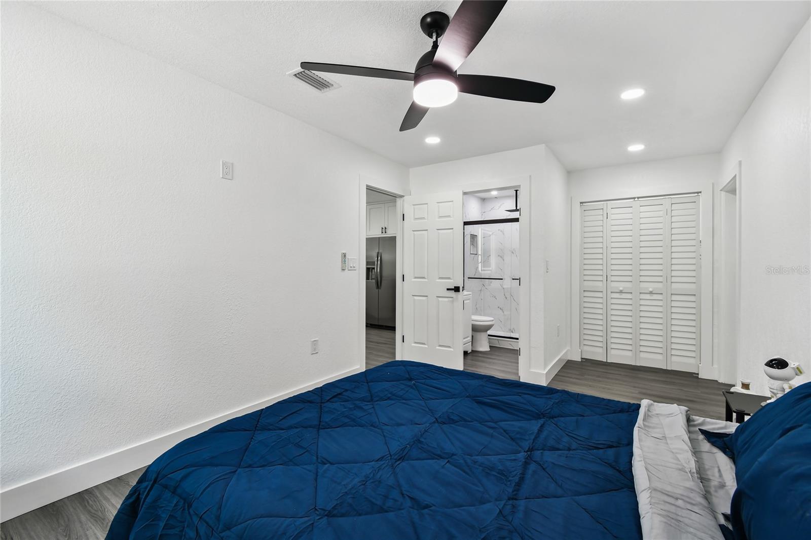 Image 42 of 67 For 5630 47th Avenue N