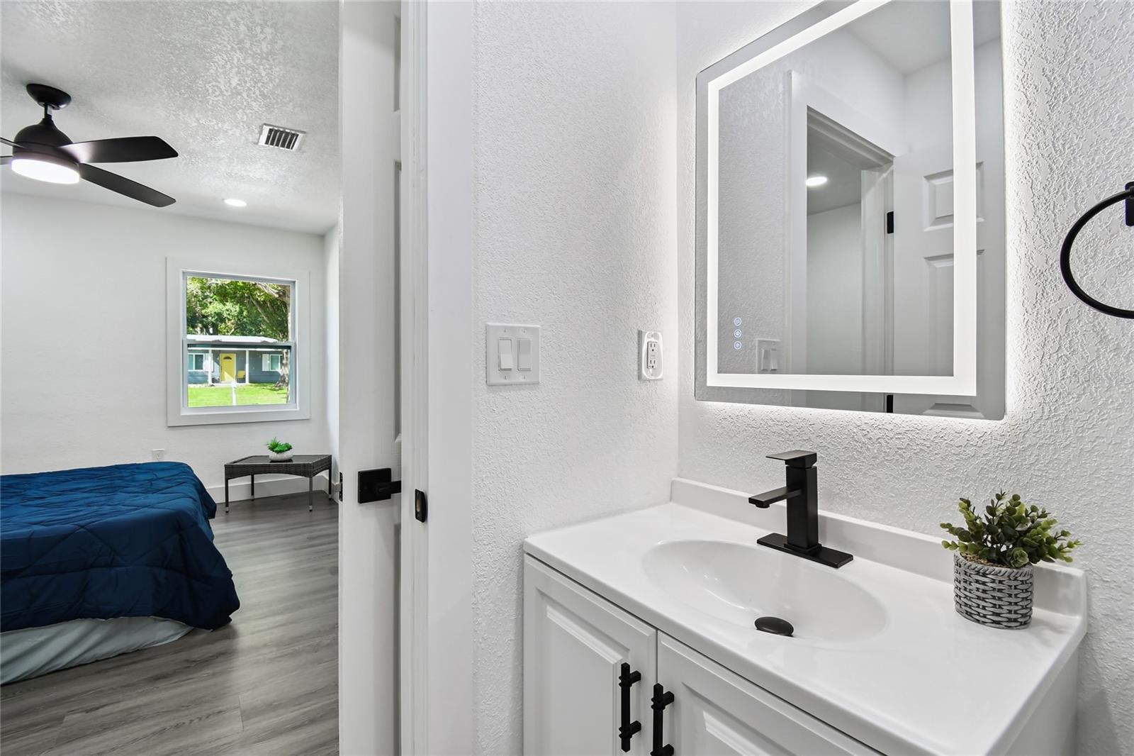 Image 45 of 67 For 5630 47th Avenue N