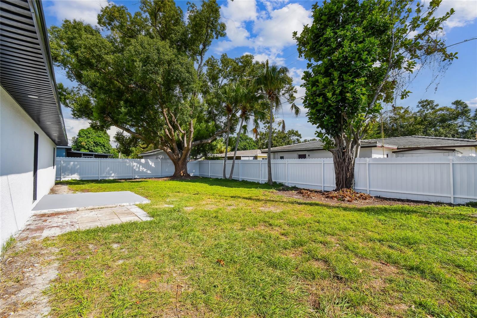 Image 54 of 67 For 5630 47th Avenue N