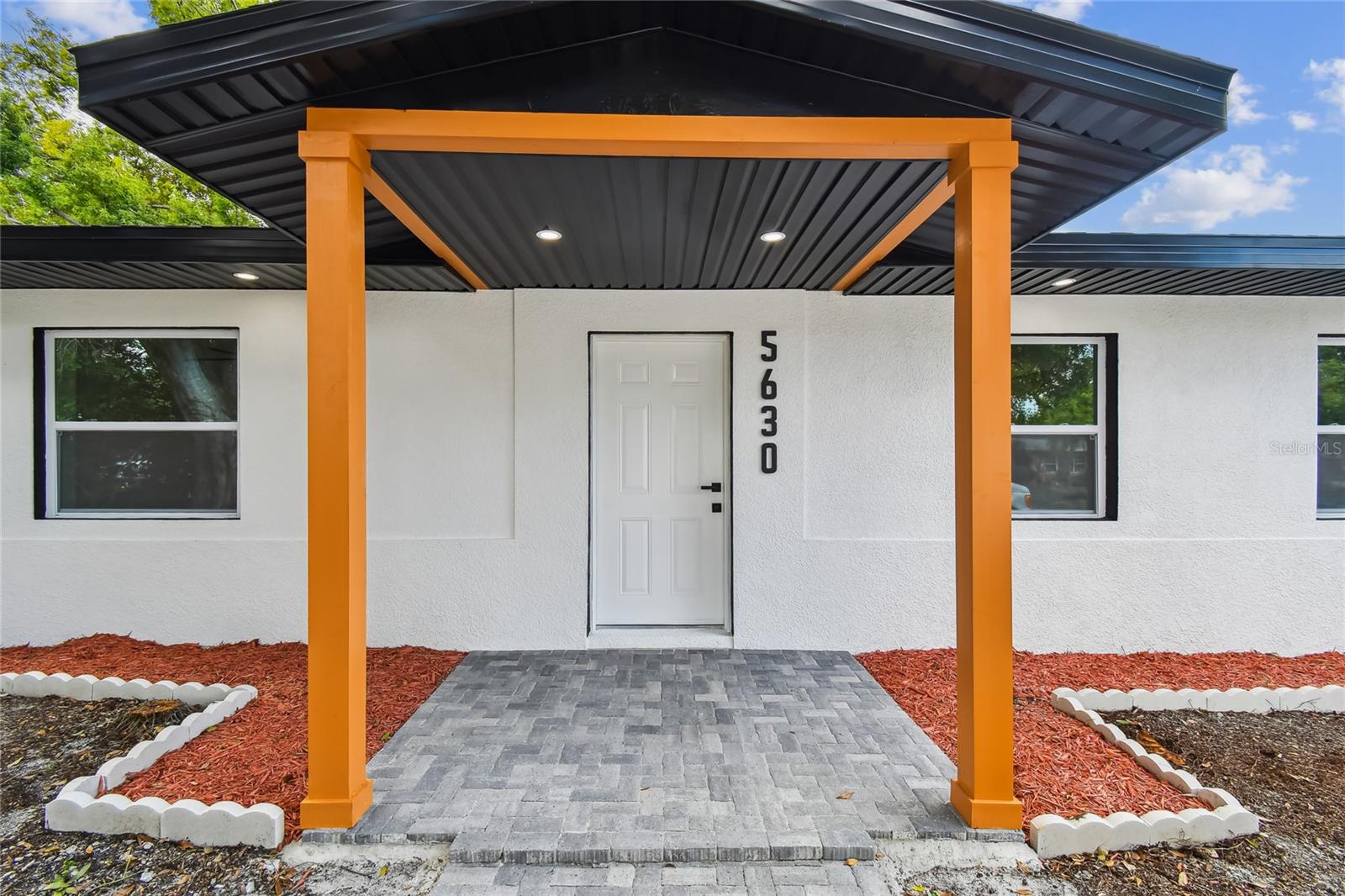 Image 7 of 67 For 5630 47th Avenue N