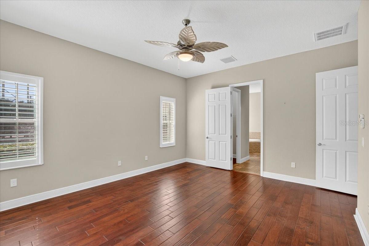 Listing photo id 16 for 10808 Charmwood Drive