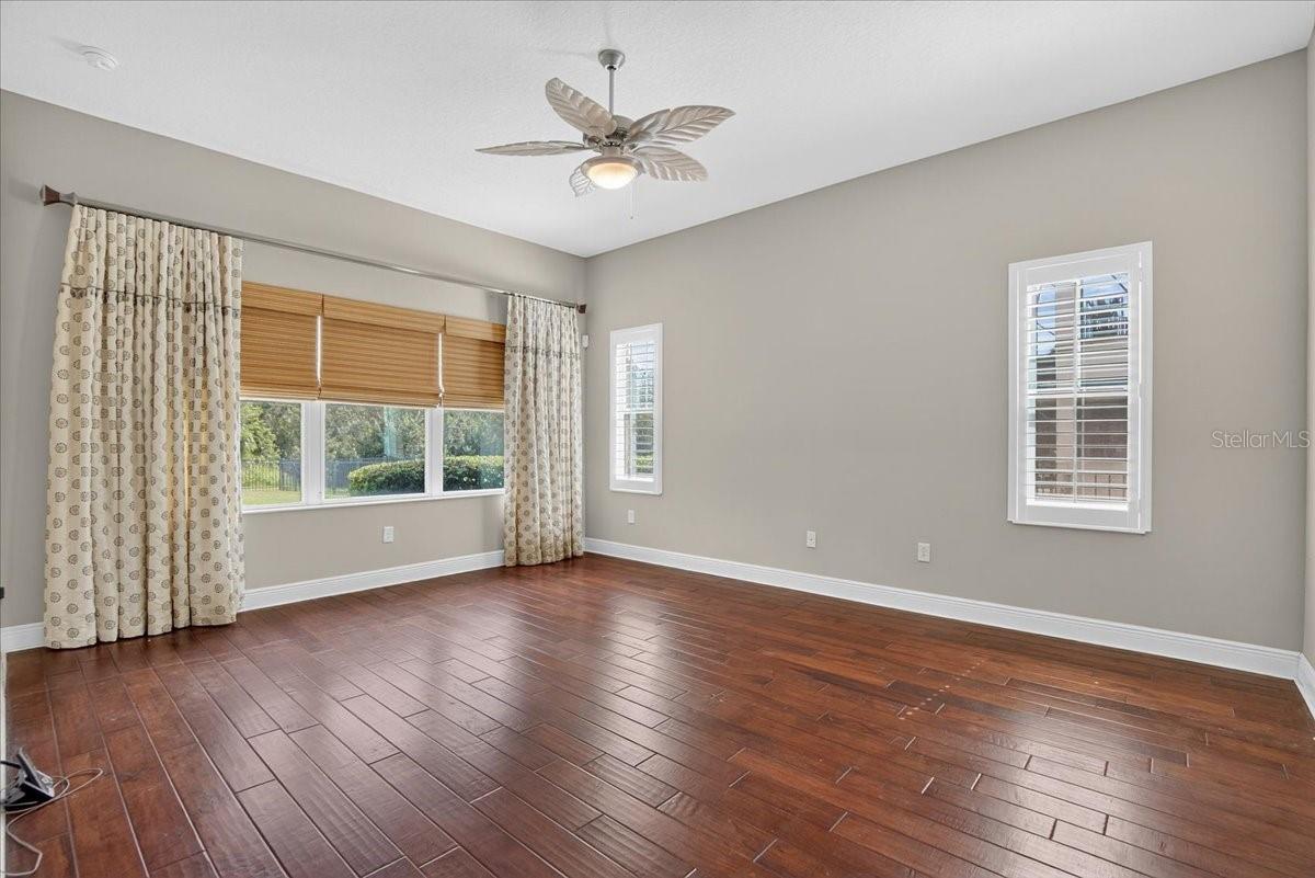 Listing photo id 18 for 10808 Charmwood Drive