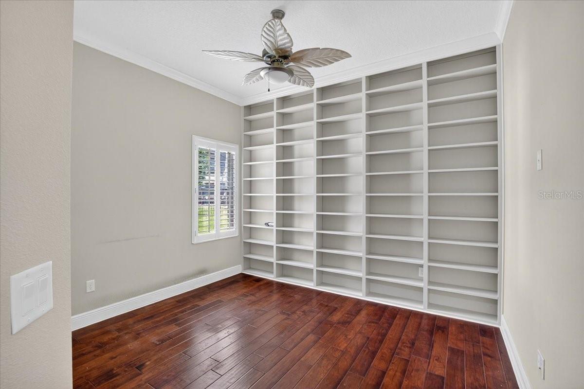 Listing photo id 28 for 10808 Charmwood Drive