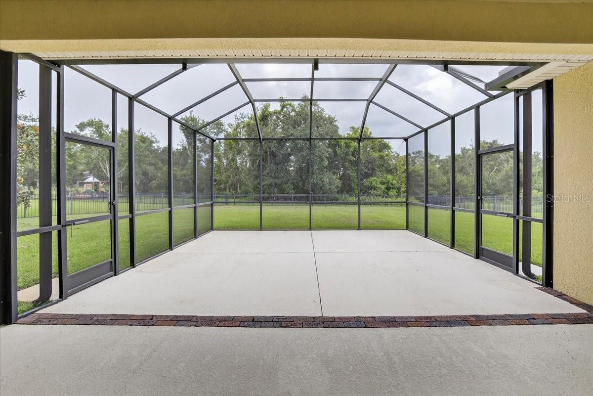 Listing photo id 46 for 10808 Charmwood Drive