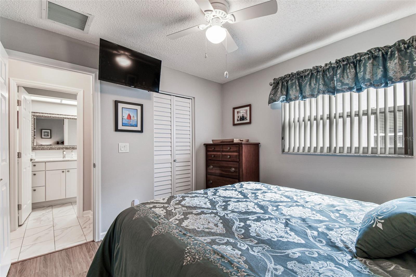 Image 22 of 99 For 2834 Thistle Court E