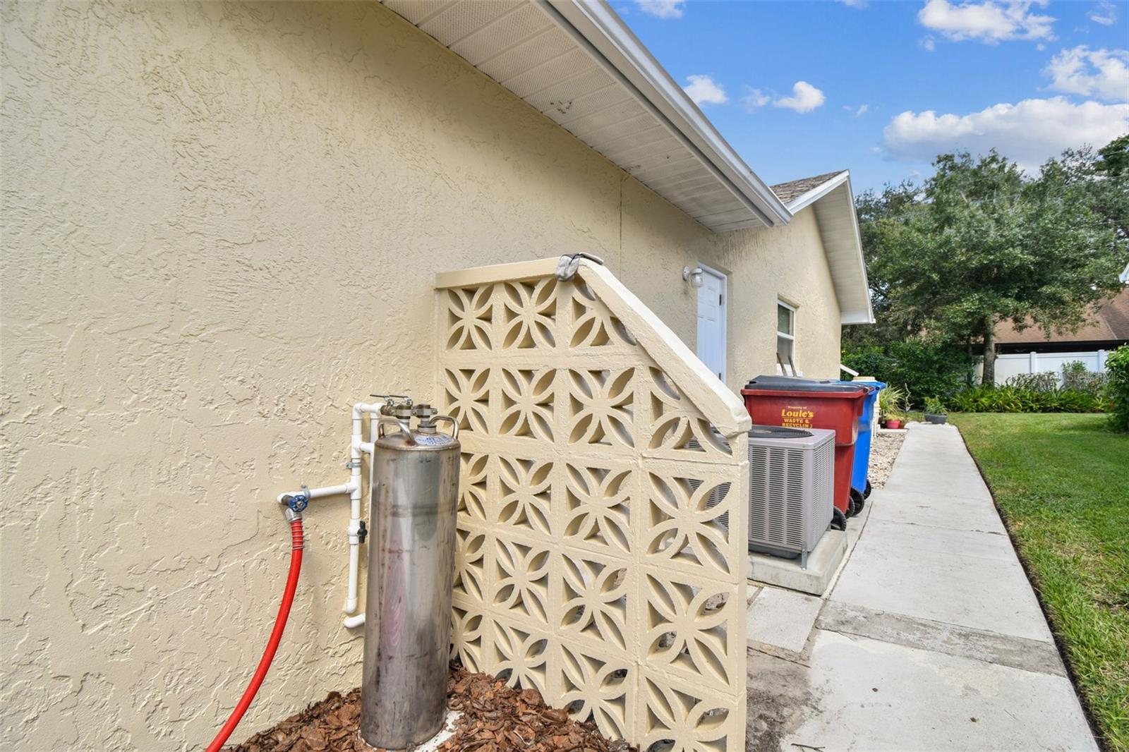 Image 61 of 99 For 2834 Thistle Court E