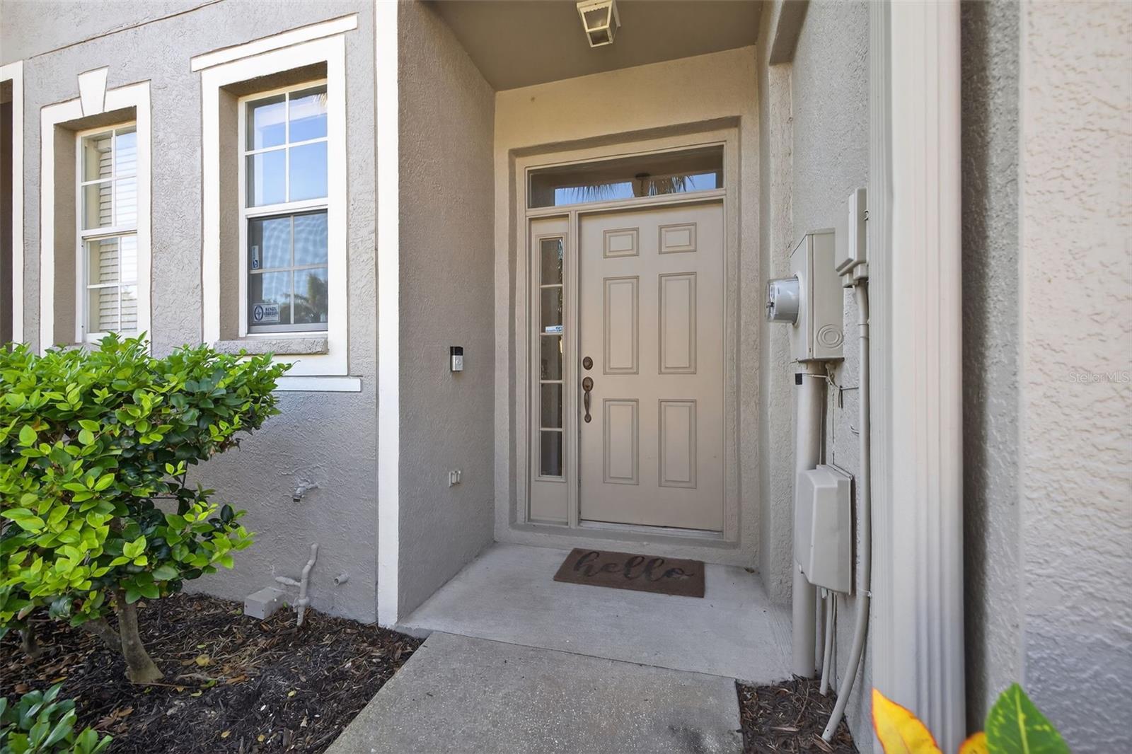 Image 3 of 36 For 566 Vallance Way Ne