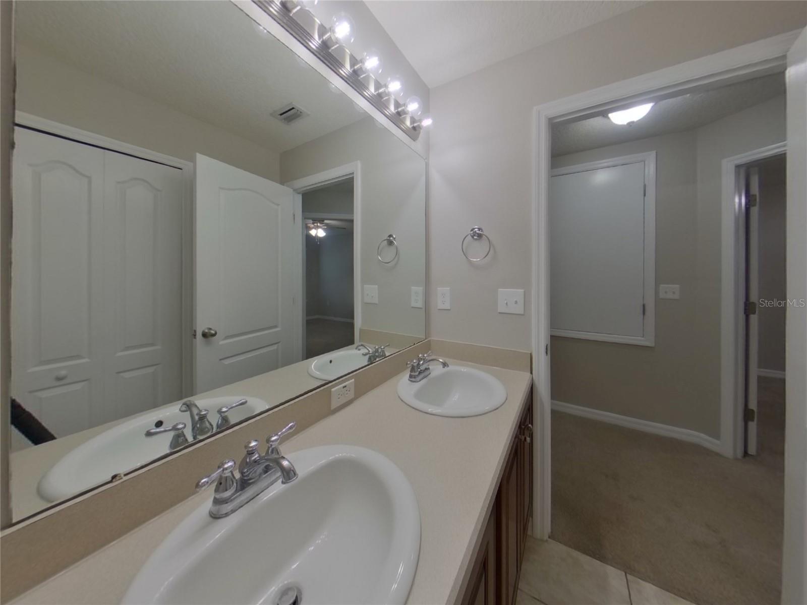 Image 15 of 19 For 11712 Colony Lakes Boulevard