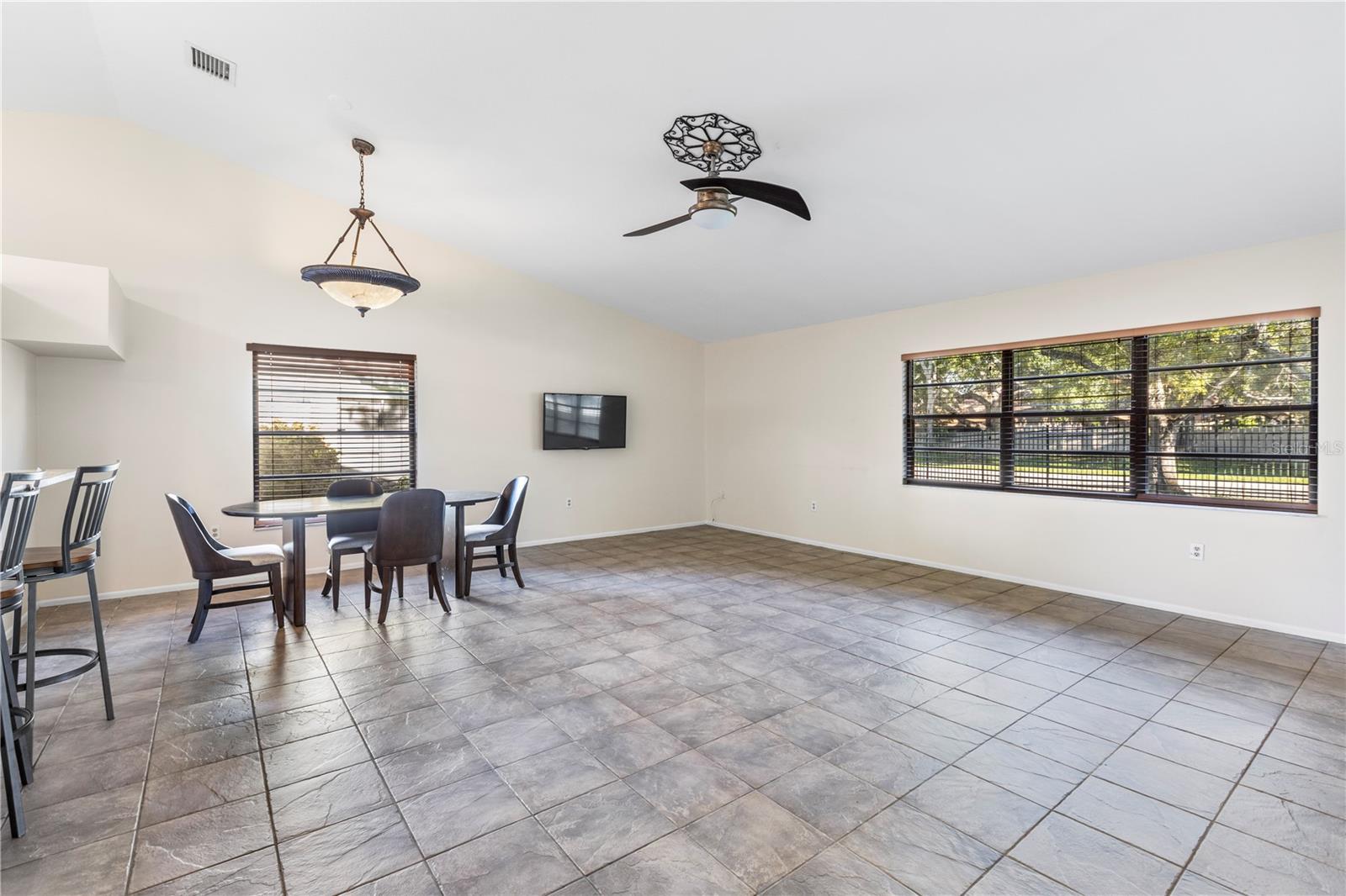 Image 15 of 46 For 5015 Barrington Circle 201