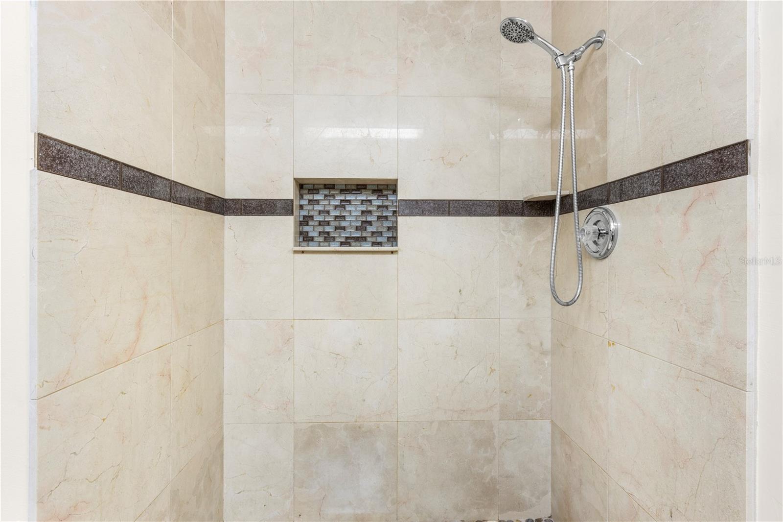 Image 20 of 46 For 5015 Barrington Circle 201