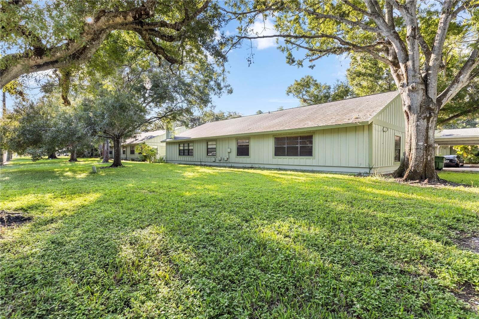 Image 31 of 46 For 5015 Barrington Circle 201