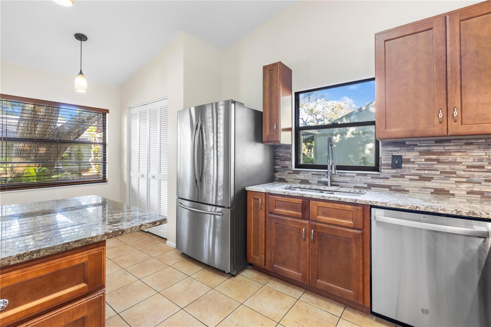 Image 6 of 46 For 5015 Barrington Circle 201