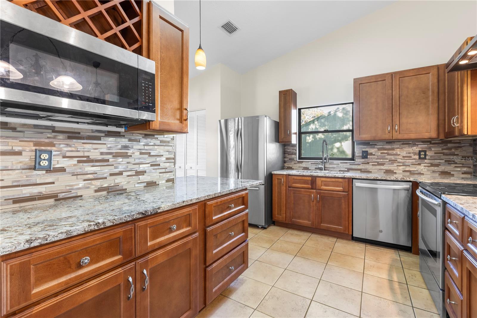 Image 8 of 46 For 5015 Barrington Circle 201