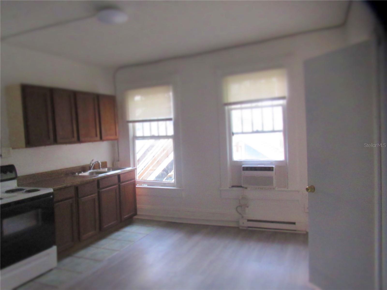Image 4 of 9 For 730 4th Avenue N 2d