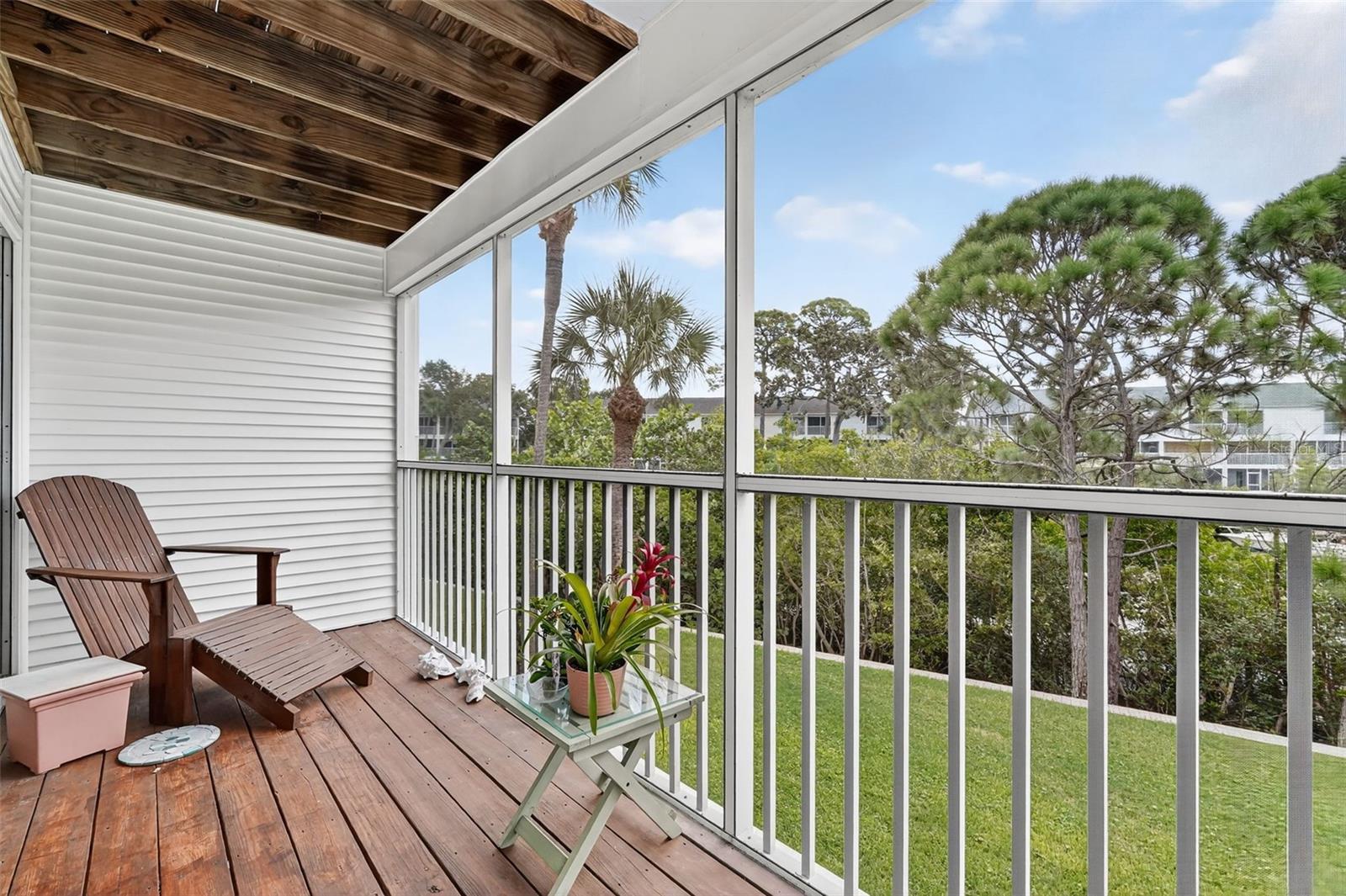 Image 15 of 43 For 14879 Seminole Trail
