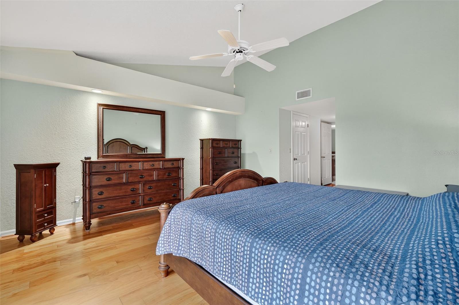Image 21 of 43 For 14879 Seminole Trail