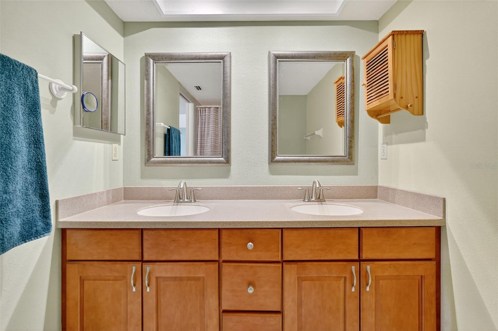 Image 22 of 43 For 14879 Seminole Trail