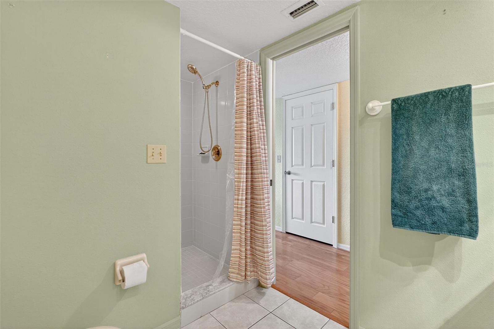 Image 24 of 43 For 14879 Seminole Trail