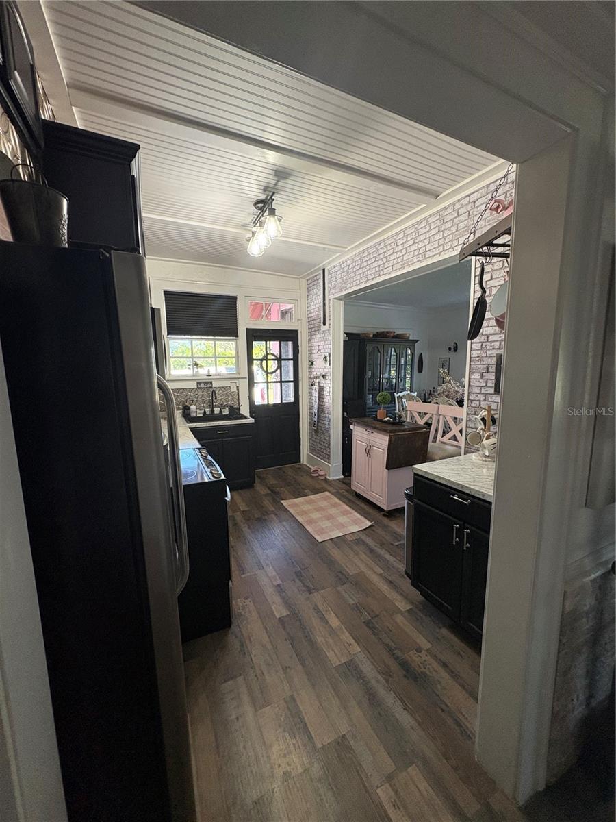 Image 3 of 18 For 501 Washington Avenue