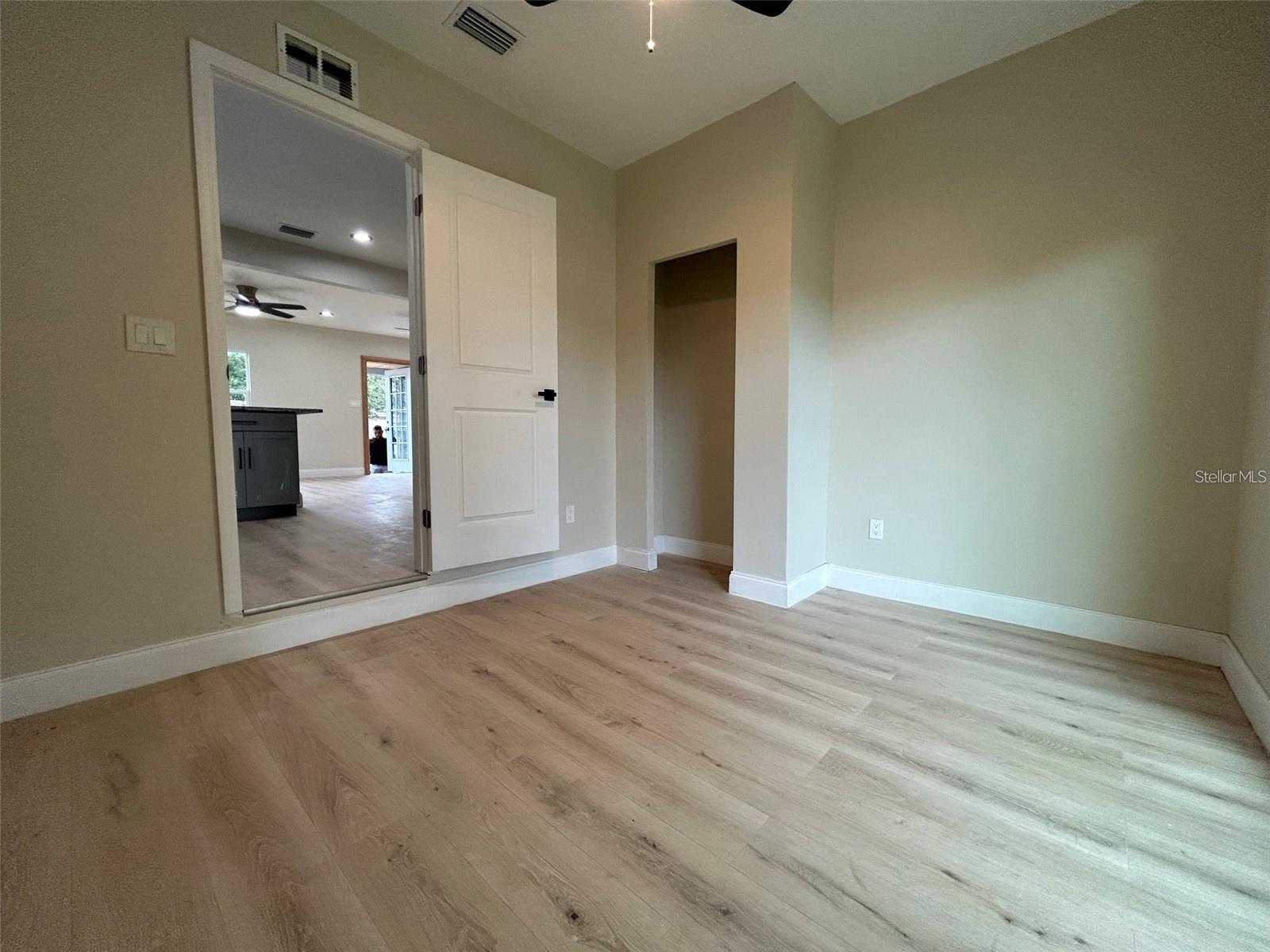 Image 10 of 11 For 2245 17th Avenue S