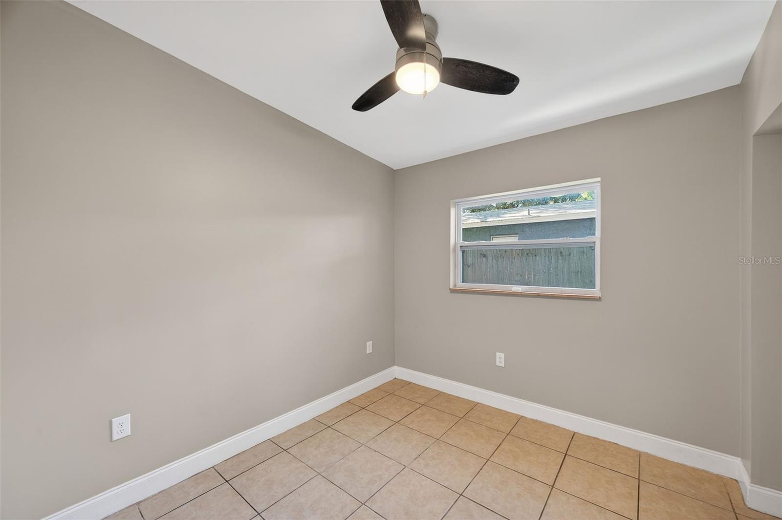 Image 16 of 41 For 2245 17th Avenue S