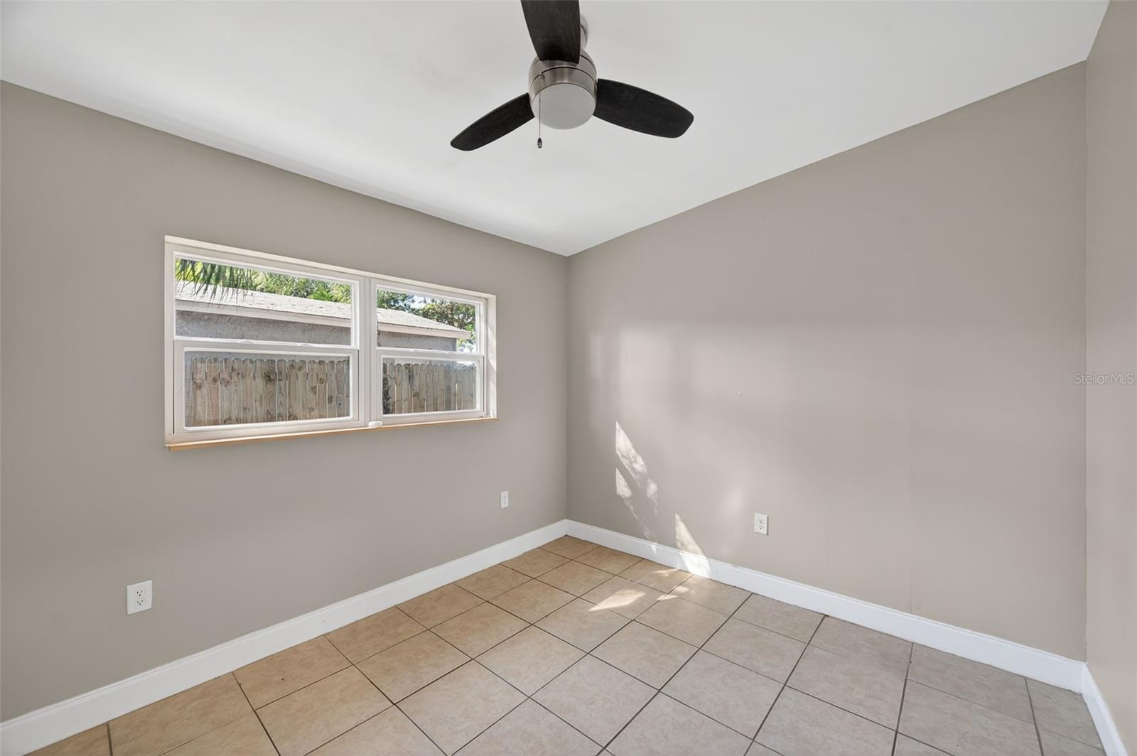 Image 20 of 41 For 2245 17th Avenue S