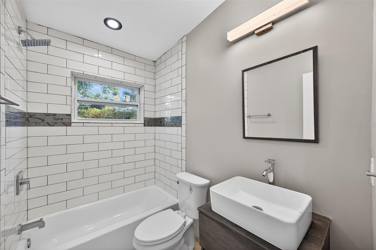 Image 36 of 41 For 2245 17th Avenue S