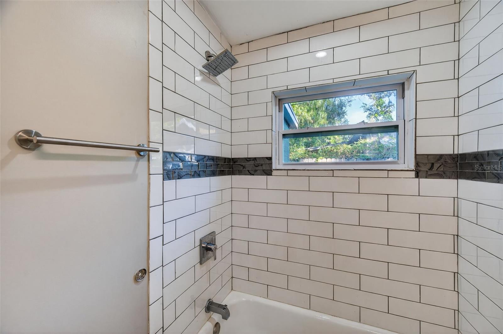 Image 37 of 41 For 2245 17th Avenue S