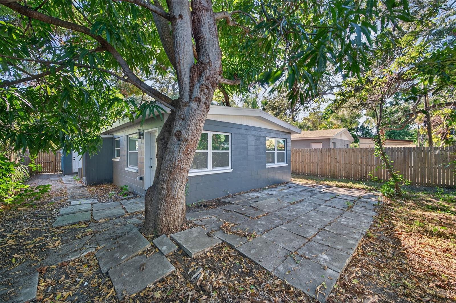 Image 40 of 41 For 2245 17th Avenue S