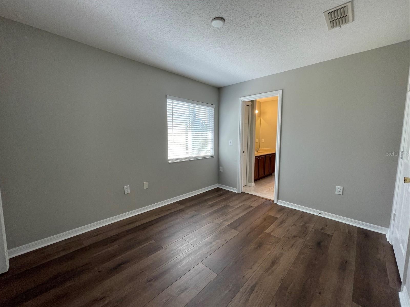 Listing photo id 10 for 20438 Needletree Drive