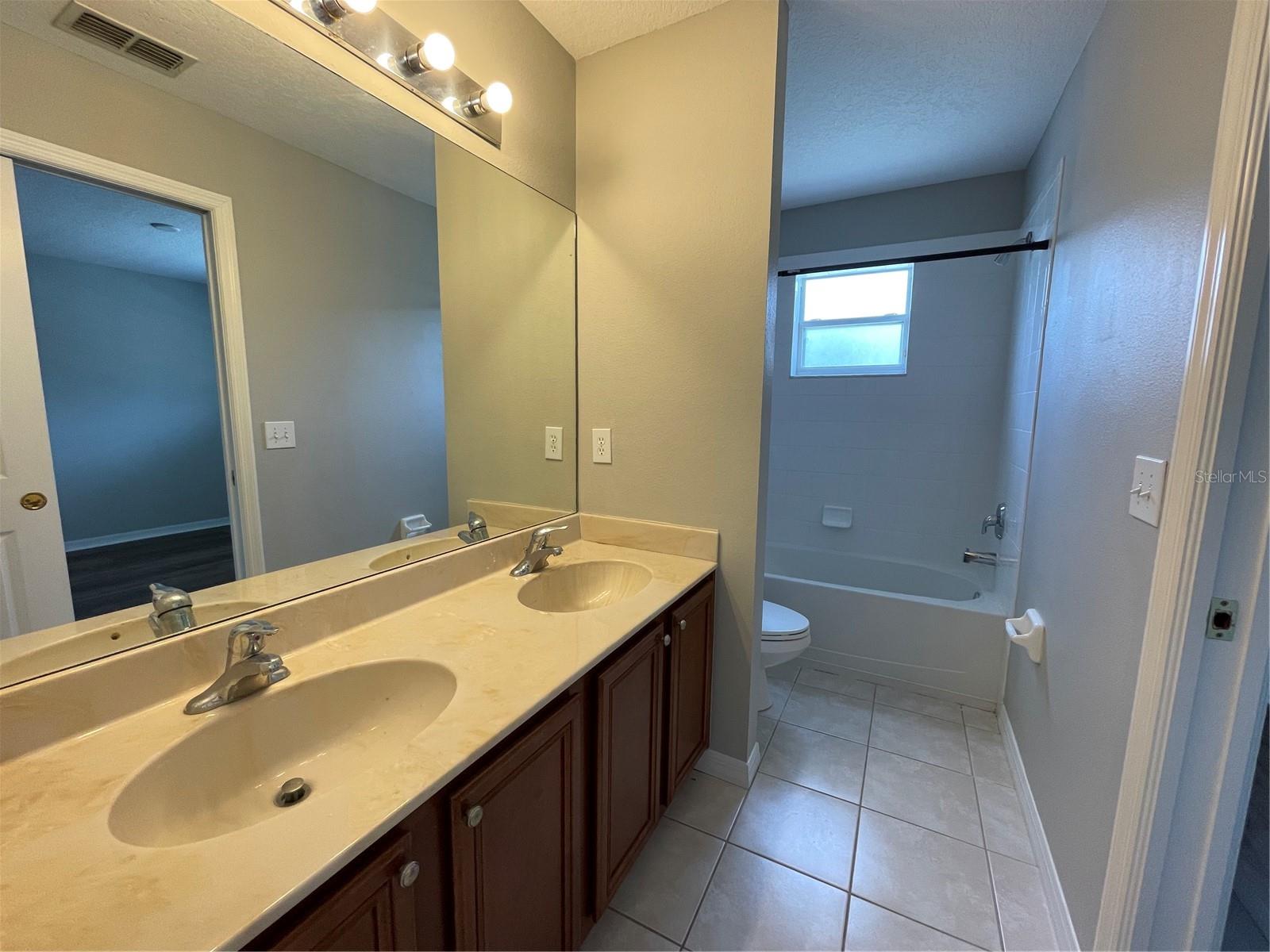 Listing photo id 11 for 20438 Needletree Drive