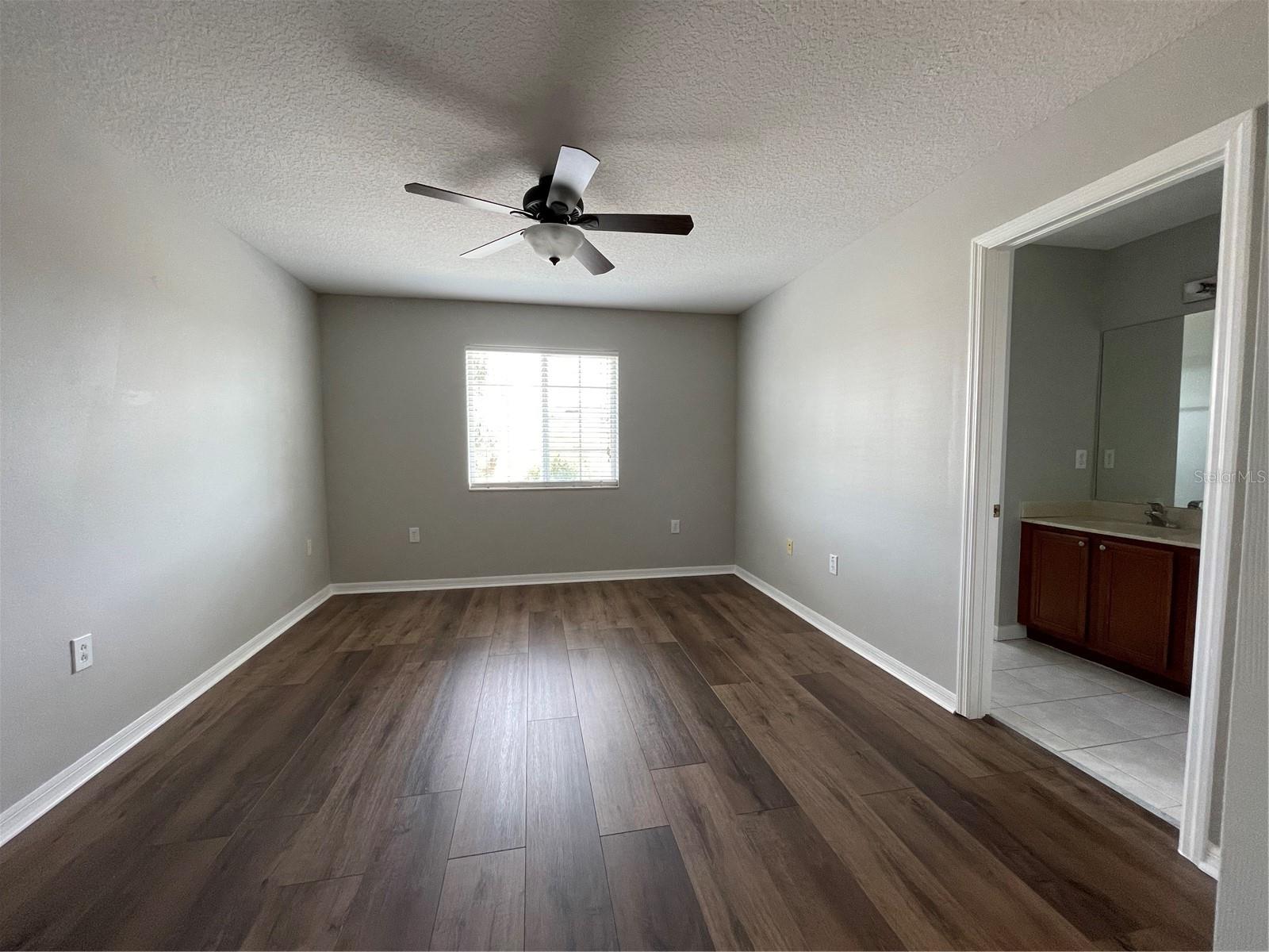 Listing photo id 15 for 20438 Needletree Drive