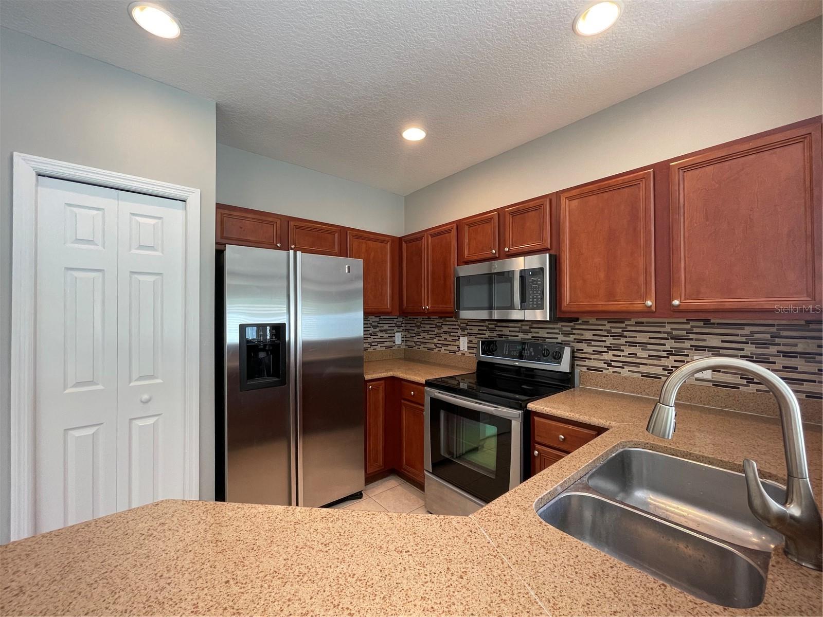 Listing photo id 3 for 20438 Needletree Drive