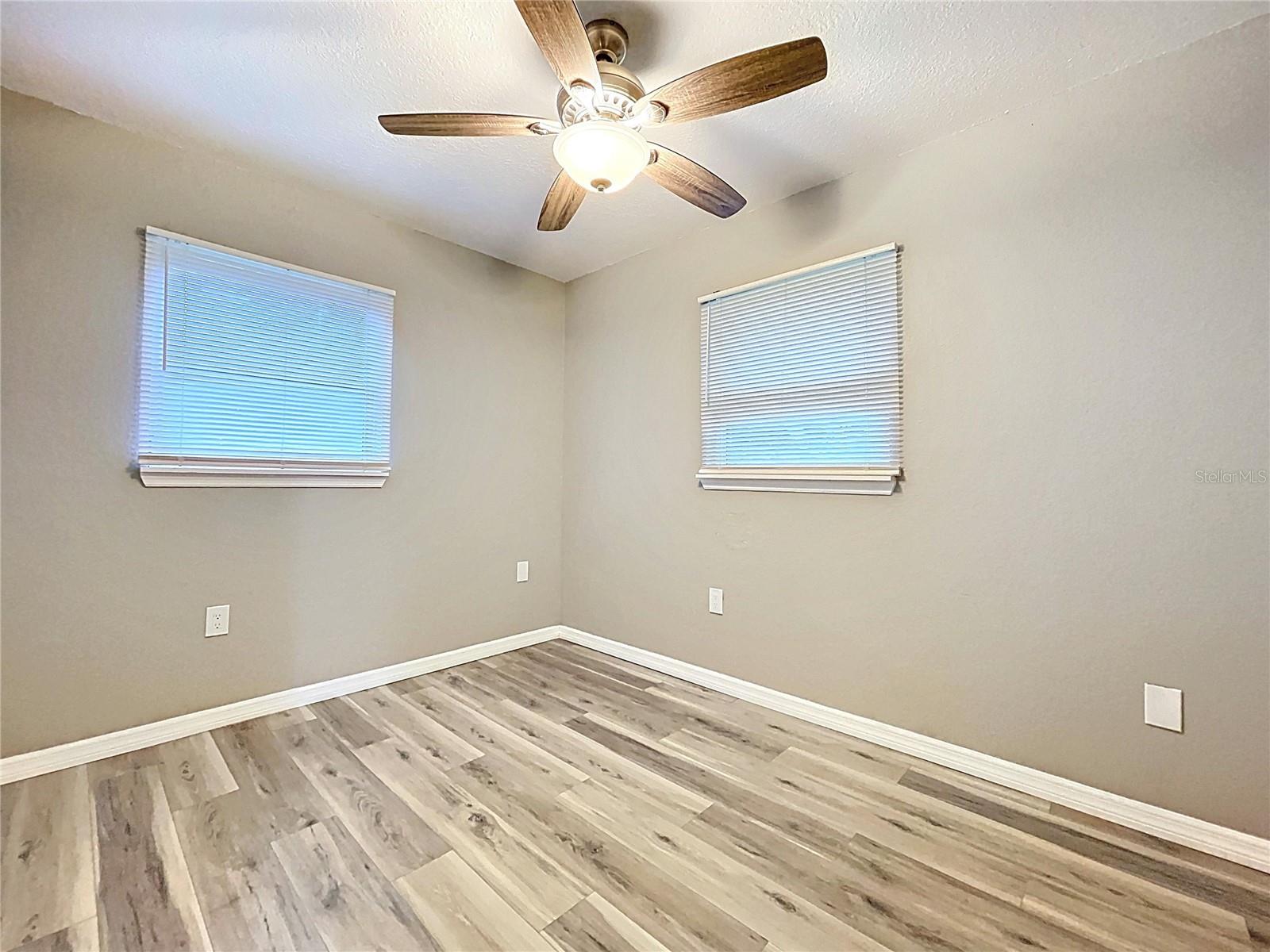 Image 18 of 46 For 1716 28th Avenue E