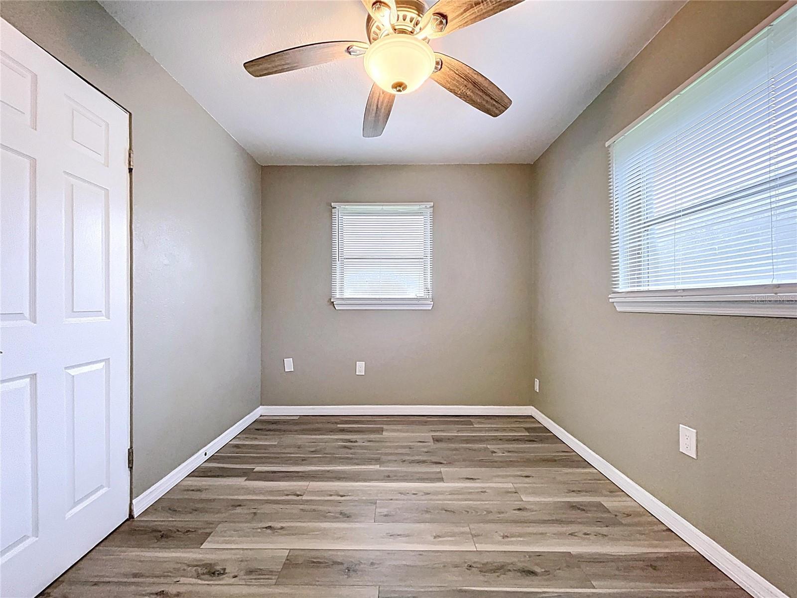 Image 21 of 46 For 1716 28th Avenue E