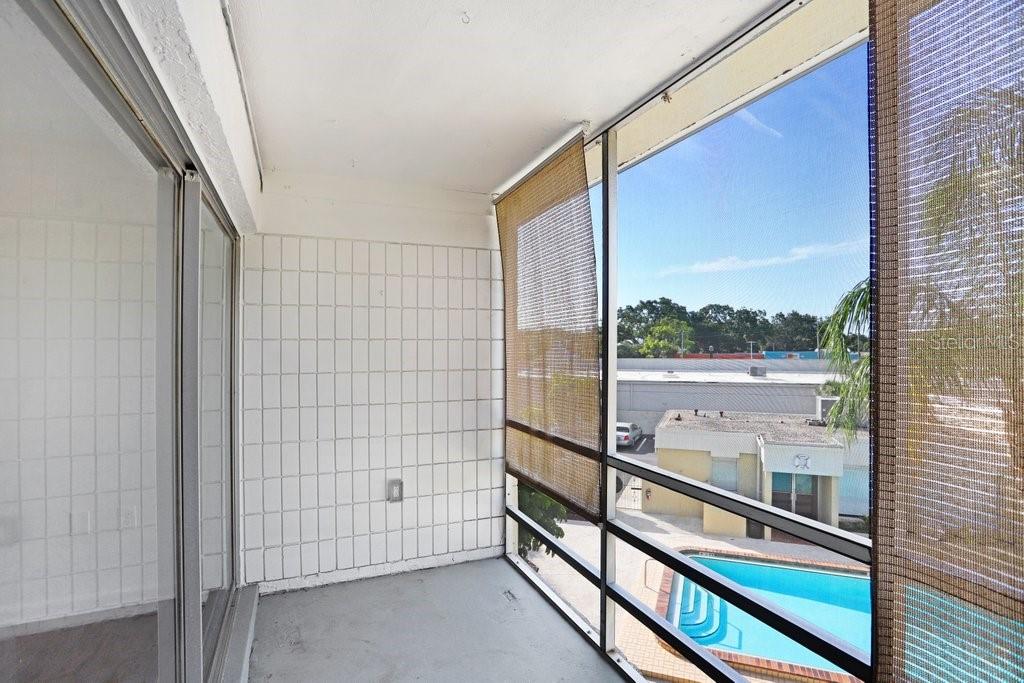 Image 11 of 15 For 2302 S Manhatan Avenue 310