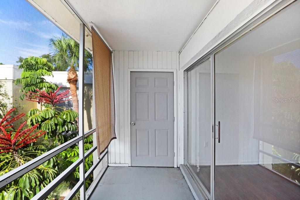 Image 12 of 15 For 2302 S Manhatan Avenue 310