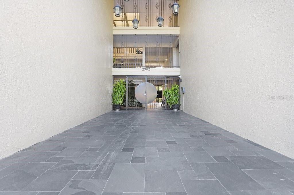 Image 15 of 15 For 2302 S Manhatan Avenue 310