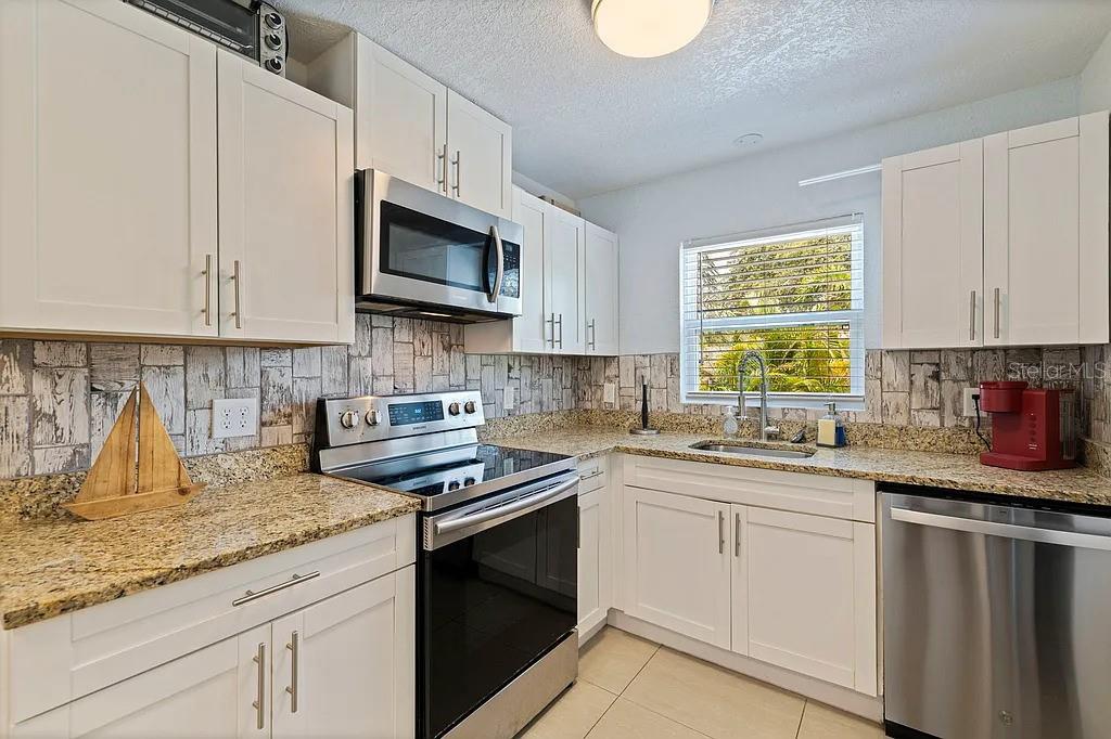 Image 11 of 33 For 4801 14th Avenue S
