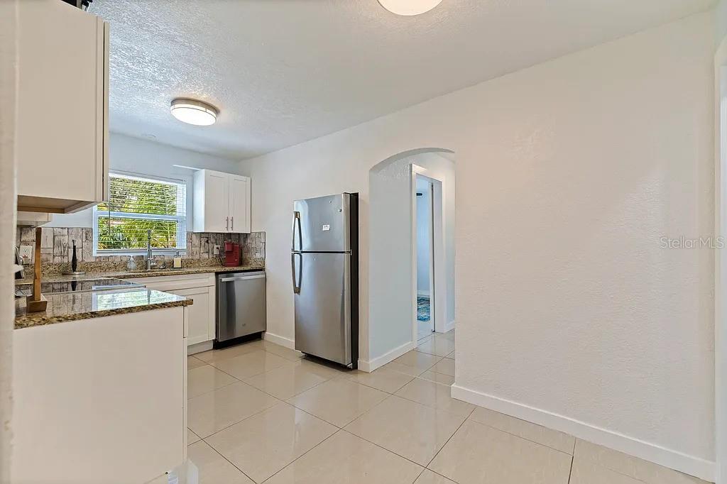 Image 13 of 33 For 4801 14th Avenue S