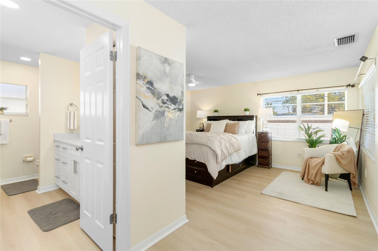 Image 10 of 24 For 8747 Glen Lakes Boulevard N