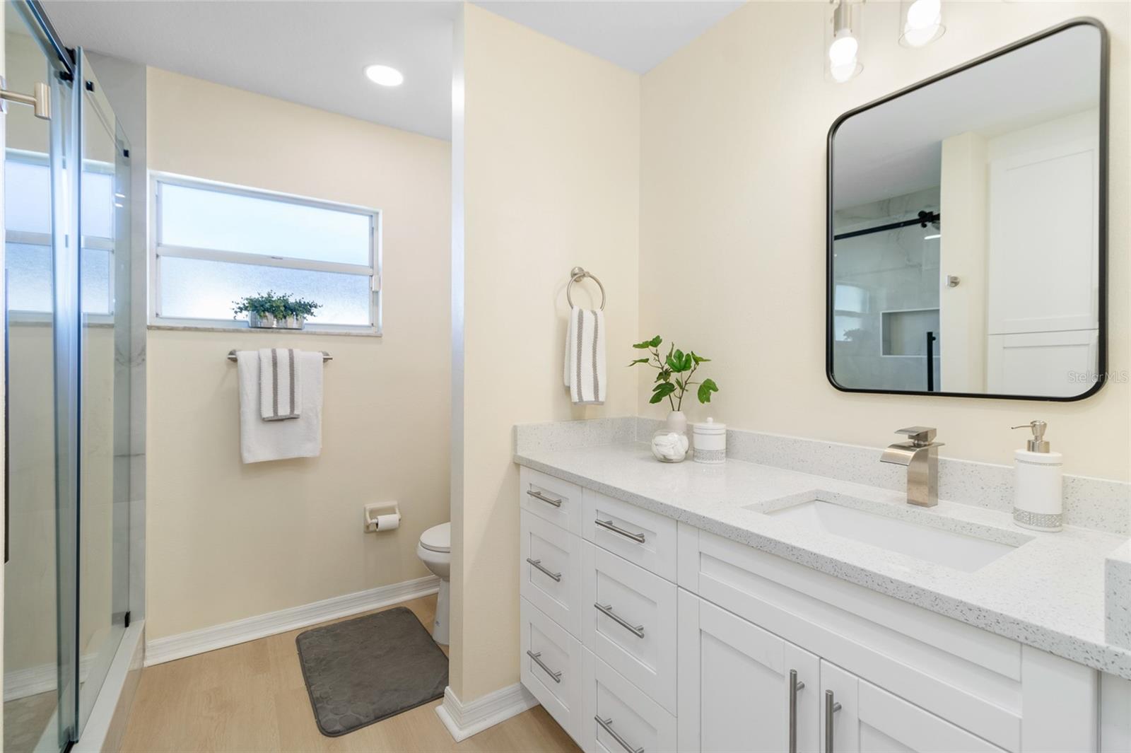 Image 12 of 24 For 8747 Glen Lakes Boulevard N