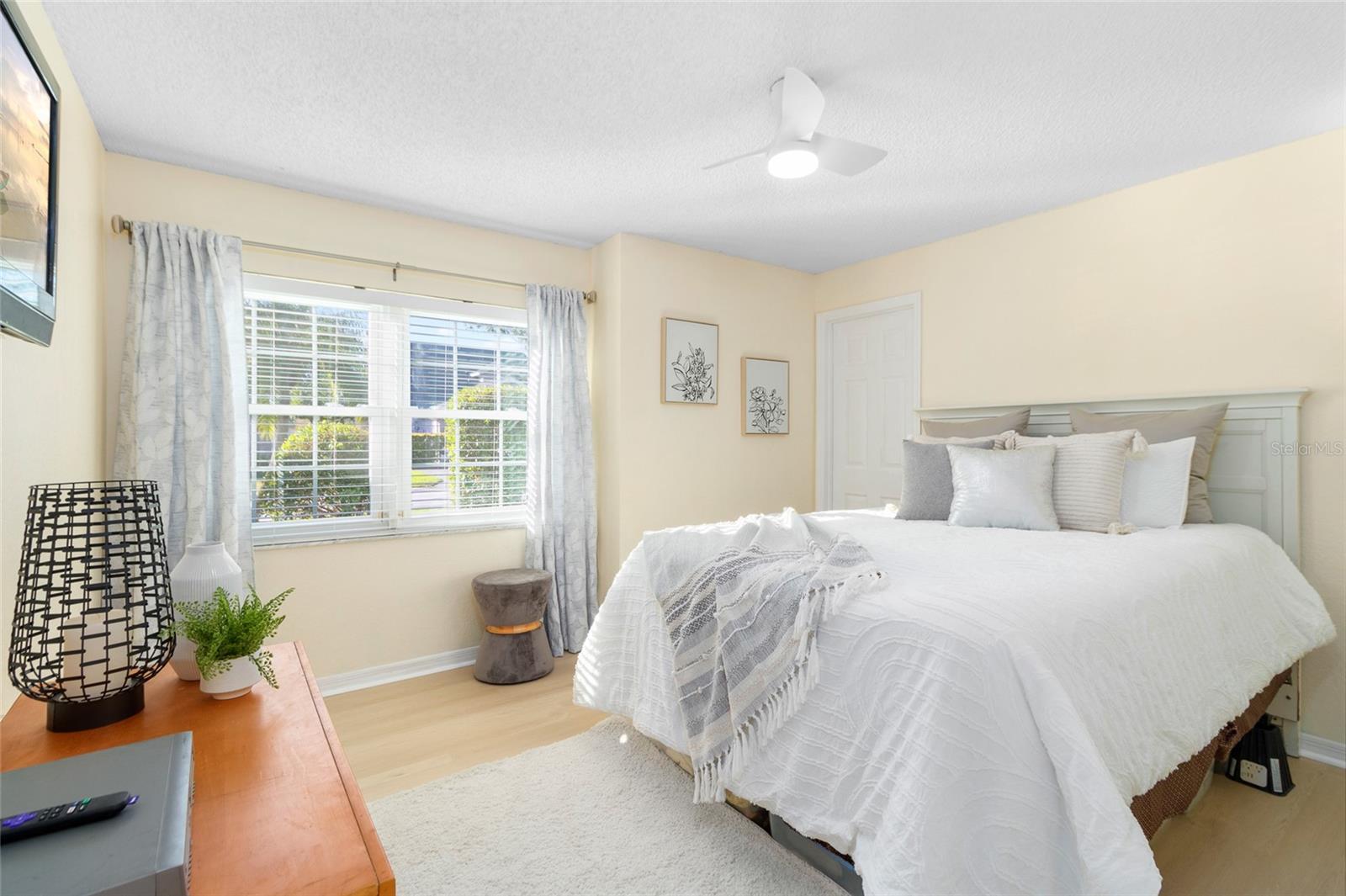 Image 15 of 24 For 8747 Glen Lakes Boulevard N