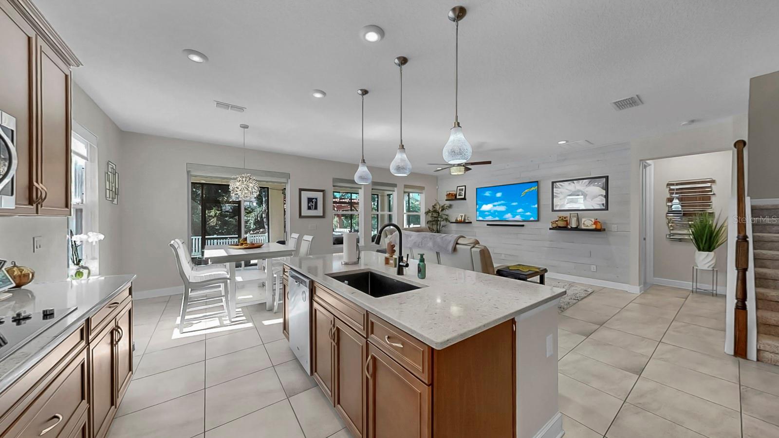 Image 12 of 54 For 10513 Alcon Blue Drive