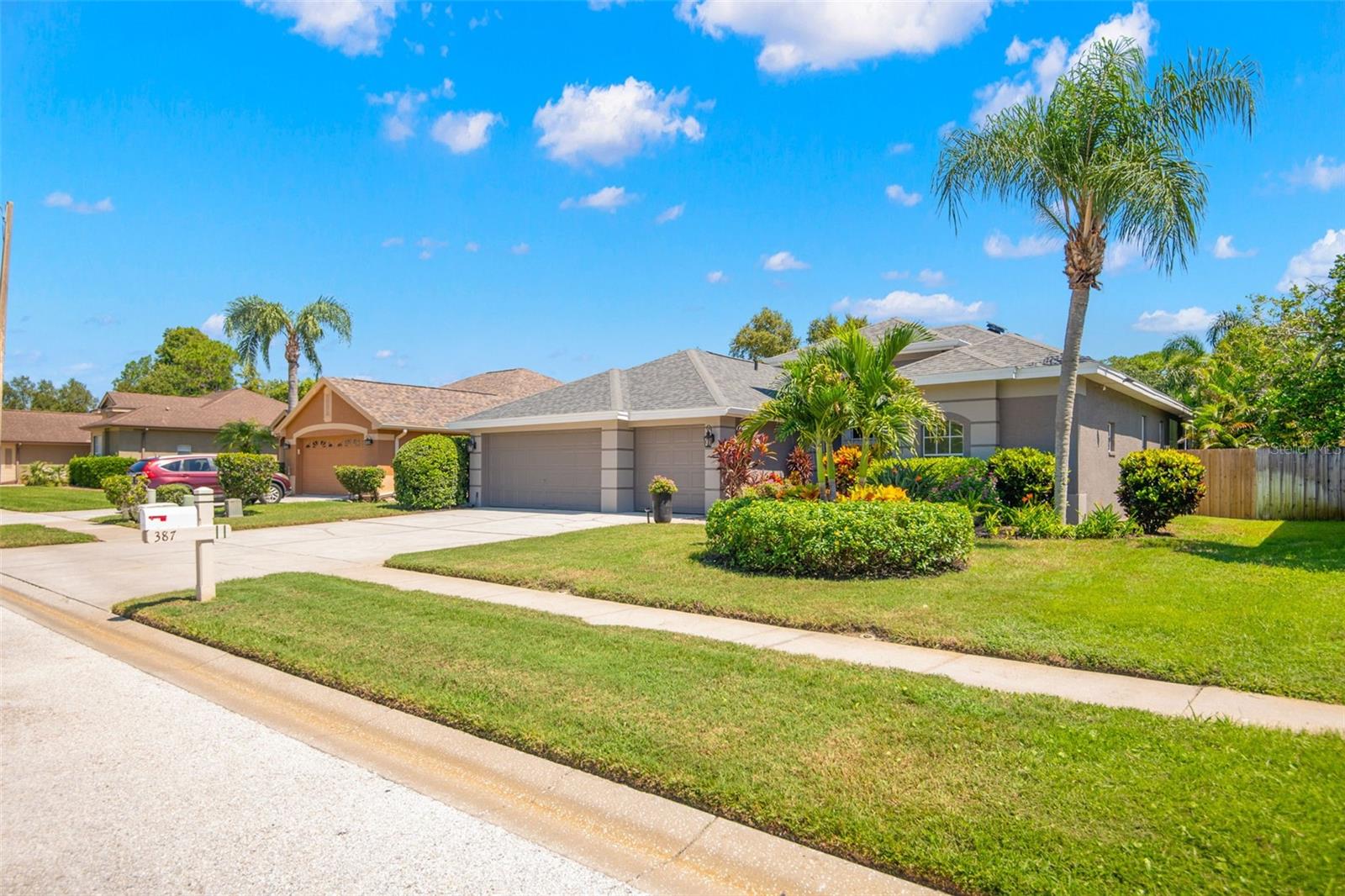 Image 2 of 41 For 387 Bridle Path Way