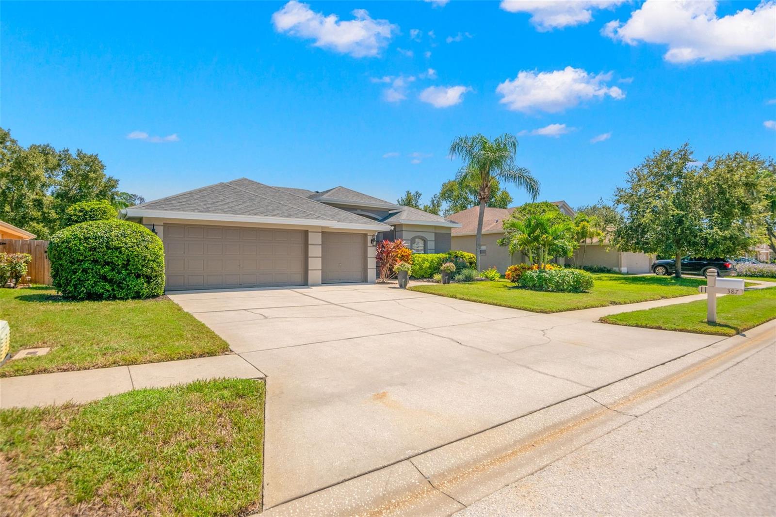 Image 3 of 41 For 387 Bridle Path Way