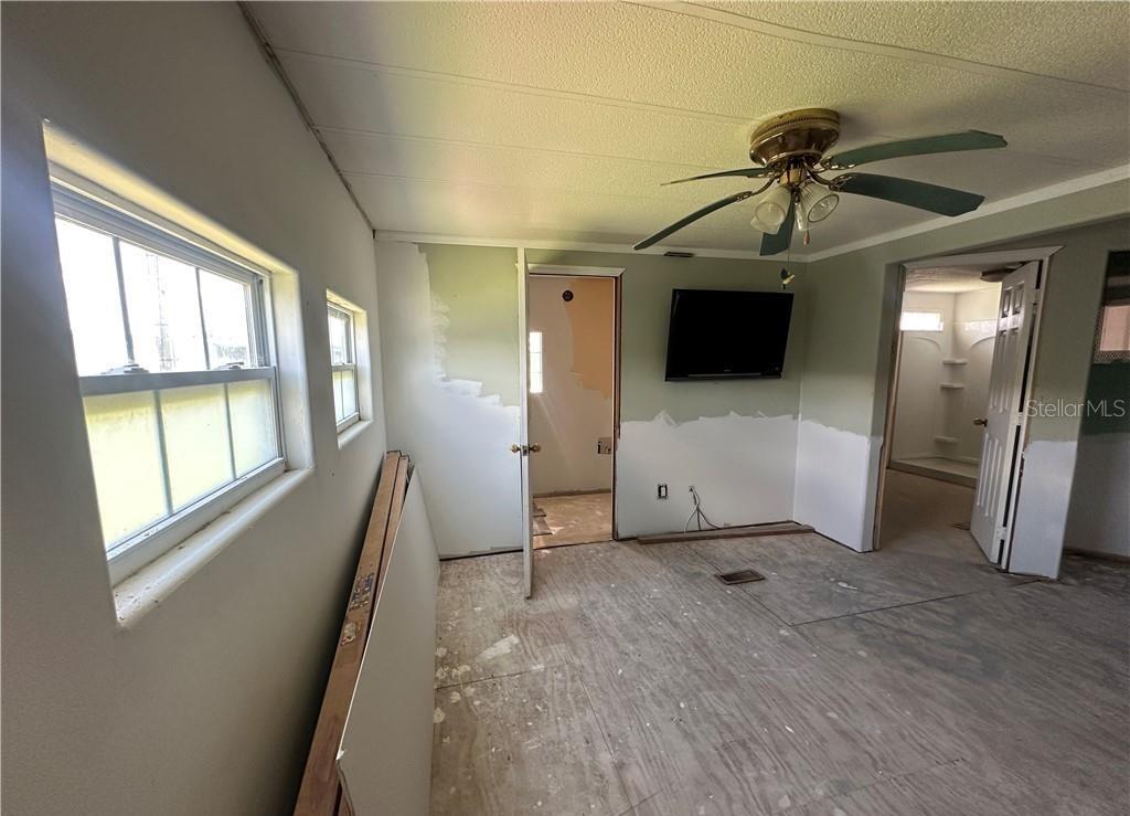 Image 26 of 39 For 14700 Patrick Henry Road