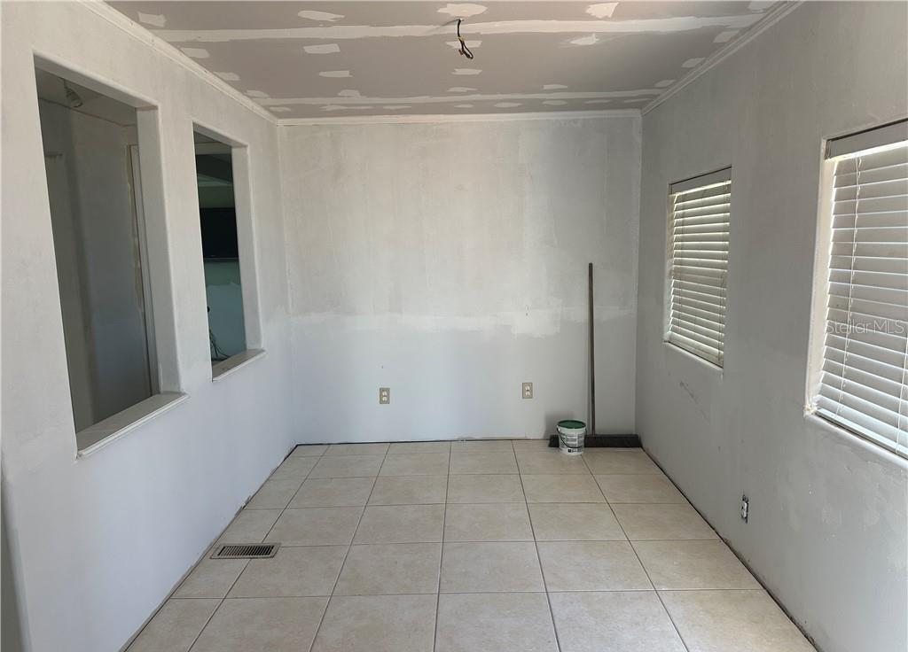 Image 27 of 39 For 14700 Patrick Henry Road