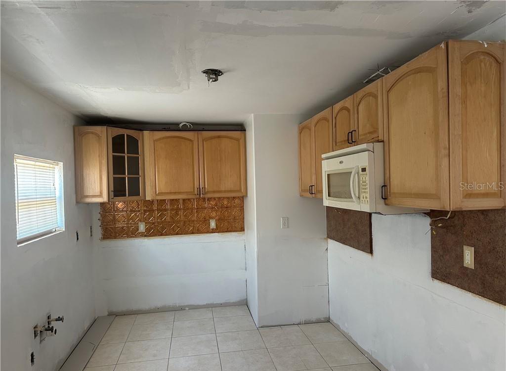 Image 6 of 39 For 14700 Patrick Henry Road